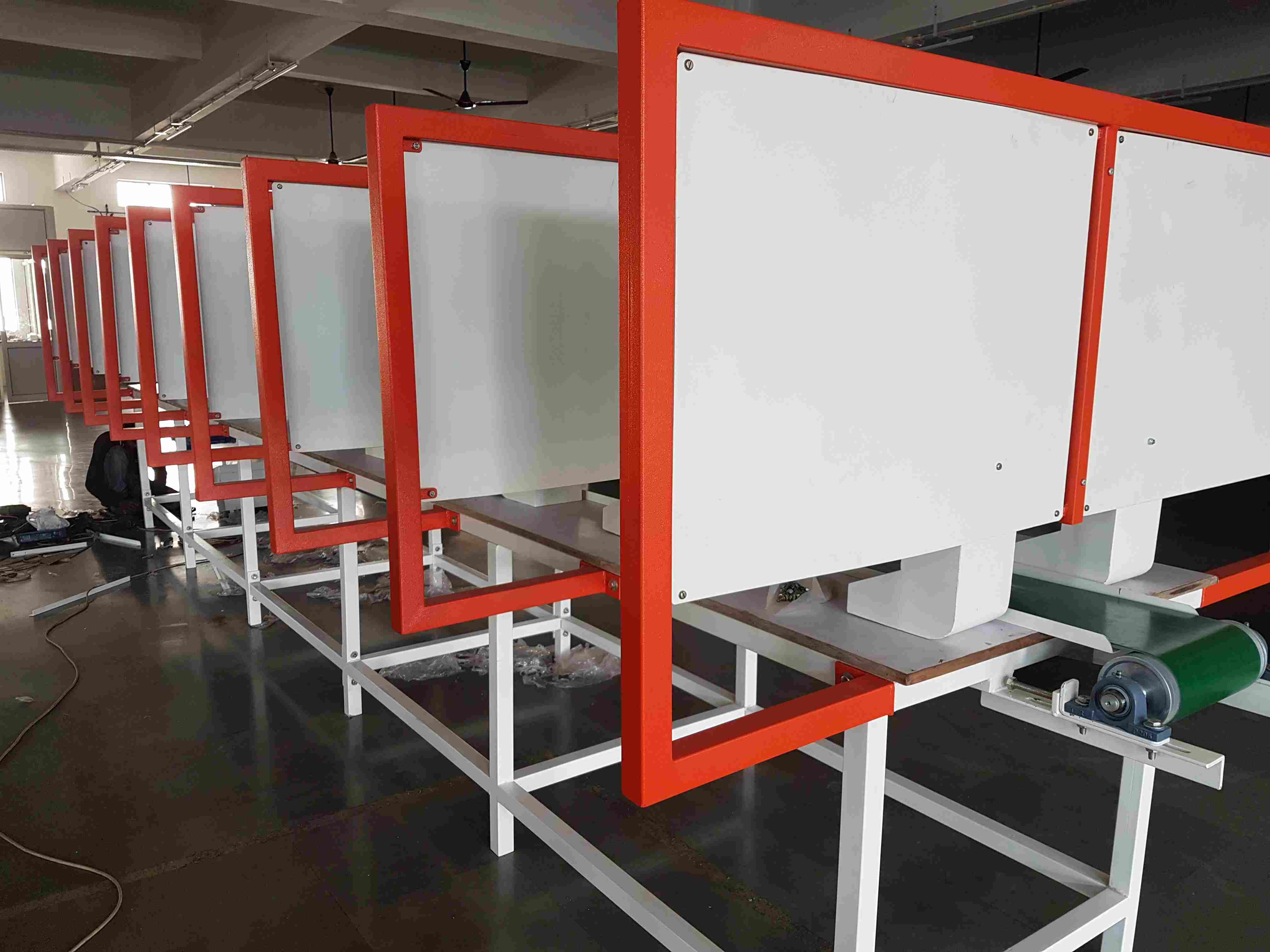 Continues Assembly Line Table